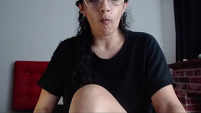 Lucynaugthyy online show from March 17, 12:08 am