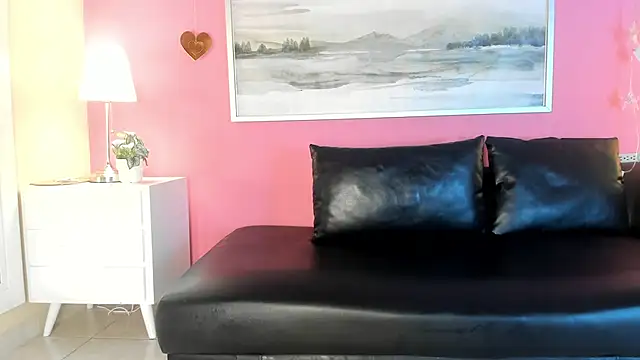 Tiffanysurez  online show from October 15, 8:09 pm