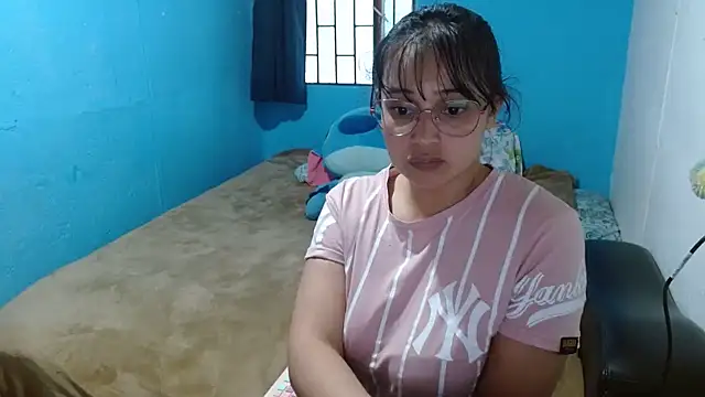 clarisse69 online show from December 17, 10:22 pm