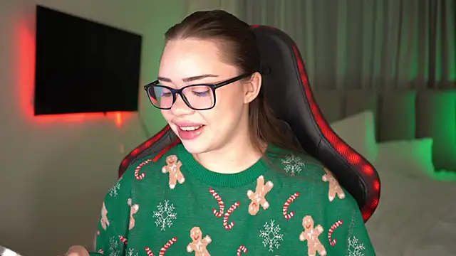 Snapshot of VixenMia chatting on December 14, 3:29 am VixenMia online show from December 14, 3:29 am