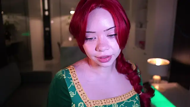 Snapshot of VixenMia chatting on October 12, 2:32 am VixenMia online show from October 12, 2:32 am