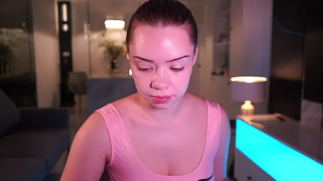 Snapshot of VixenMia chatting on October 21, 2:56 am VixenMia online show from October 21, 2:56 am