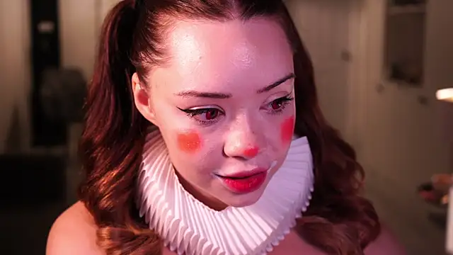 Snapshot of VixenMia chatting on November 1, 2:57 am VixenMia online show from November 1, 2:57 am