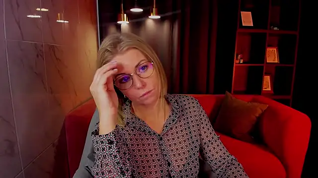 Annie Light online show from October 10, 5:39 am