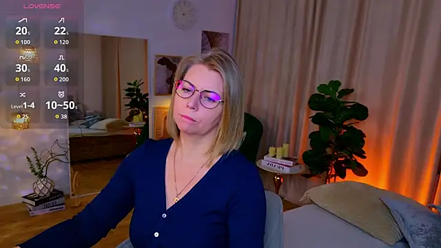 Annie Light online show from May 16, 8:55 am