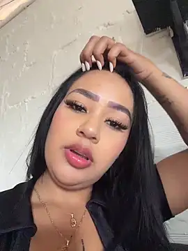 Luisa Fernandaa online show from May 17, 7:32 pm