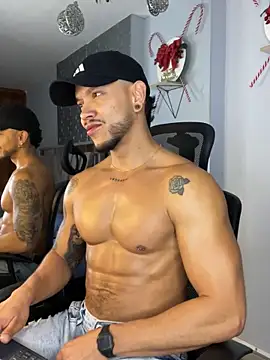 ARON TAYLER01 online show from December 20, 12:38 pm