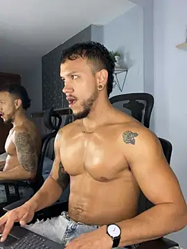 ARON TAYLER01 online show from February 7, 12:39 pm