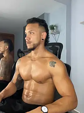 ARON TAYLER01 online show from March 4, 12:33 pm