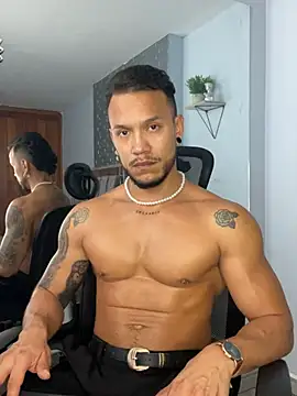 ARON TAYLER01 online show from March 9, 4:22 pm