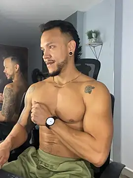 ARON TAYLER01 online show from March 22, 12:46 pm