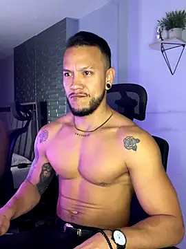 ARON TAYLER01 online show from September 10, 10:37 am