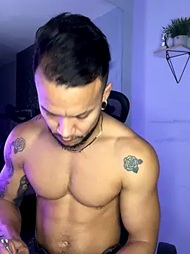 ARON TAYLER01 online show from September 14, 10:36 am