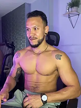 ARON TAYLER01 online show from October 5, 10:24 am