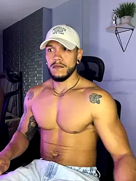 ARON TAYLER01 online show from October 6, 10:23 am