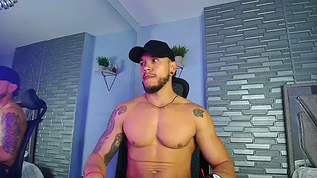 Snapshot of ARON_TAYLER01 chatting on February 14, 10:34 am ARON TAYLER01 online show from February 14, 10:34 am