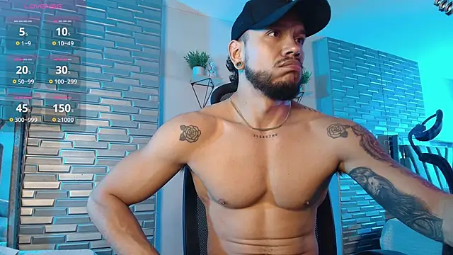 Snapshot of ARON_TAYLER01 chatting on March 7, 10:23 am ARON TAYLER01 online show from March 7, 10:23 am