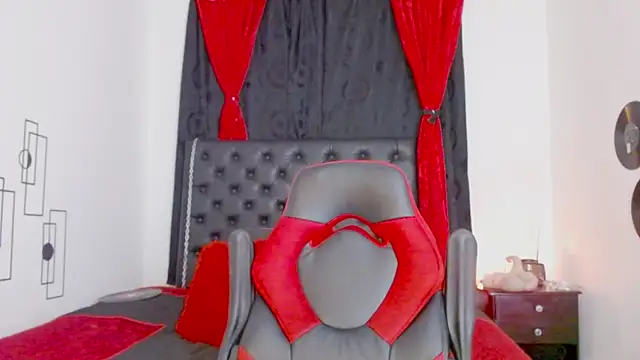 misslombana online show from September 13, 4:23 am