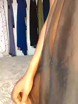 NicRaisaa online show from February 19, 4:12 am