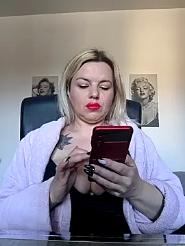 Snapshot of Ladykaos chatting on April 8, 12:16 pm Ladykaos online show from April 8, 12:16 pm