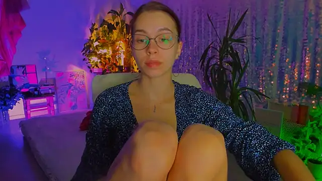 Snapshot of poli__ chatting on October 4, 7:01 pm poli online show from October 4, 7:01 pm