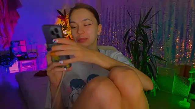 Snapshot of poli__ chatting on October 27, 8:35 pm poli online show from October 27, 8:35 pm