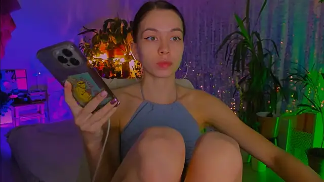 poli   online show from December 5, 4:25 pm