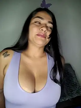 Snapshot of alison_villalobo chatting on November 6, 2:45 am alison villalobo online show from November 6, 2:45 am