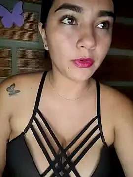 Snapshot of alison_villalobo chatting on December 17, 1:55 am alison villalobo online show from December 17, 1:55 am