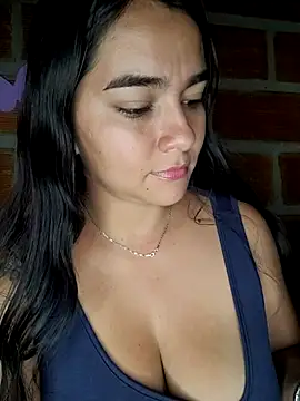 Snapshot of alison_villalobo chatting on January 8, 2:36 am alison villalobo online show from January 8, 2:36 am