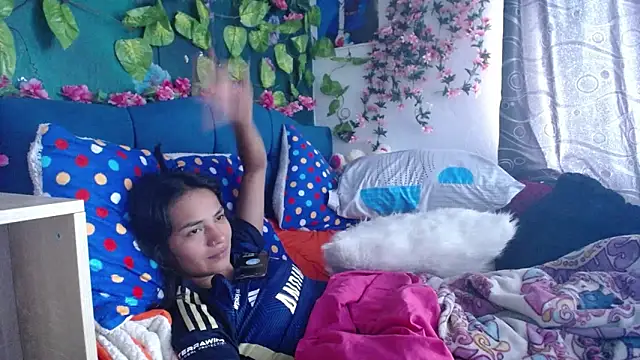 Snapshot of Samara_Beltran chatting on December 3, 7:55 pm Samara Beltran online show from December 3, 7:55 pm