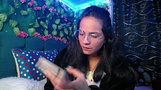 Snapshot of Samara_Beltran chatting on December 6, 7:32 am Samara Beltran online show from December 6, 7:32 am