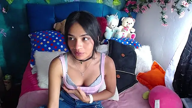 Snapshot of Samara_Beltran chatting on December 8, 9:30 pm Samara Beltran online show from December 8, 9:30 pm
