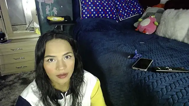 Snapshot of Samara_Beltran chatting on December 17, 2:55 am Samara Beltran online show from December 17, 2:55 am