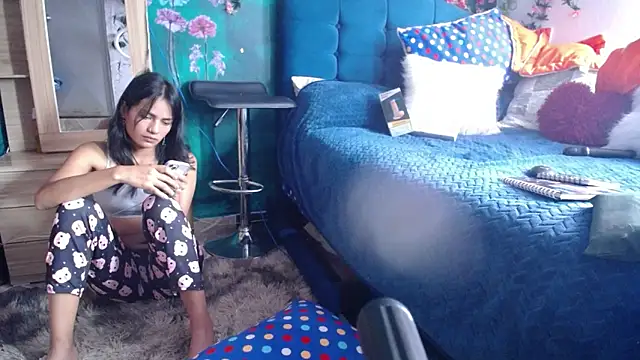 Snapshot of Samara_Beltran chatting on December 18, 8:03 pm Samara Beltran online show from December 18, 8:03 pm