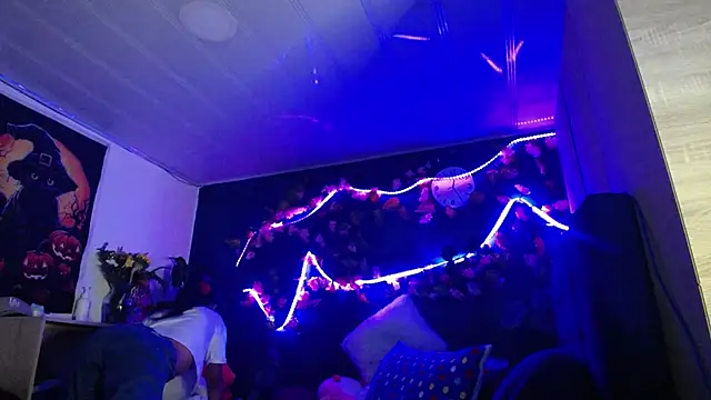 Snapshot of Samara_Beltran chatting on December 24, 5:27 am Samara Beltran online show from December 24, 5:27 am