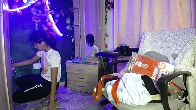 Snapshot of Samara_Beltran chatting on January 7, 3:03 am Samara Beltran online show from January 7, 3:03 am