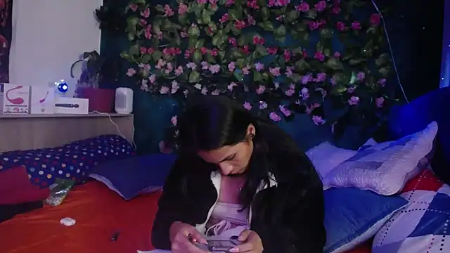 Snapshot of Samara_Beltran chatting on January 21, 7:04 am Samara Beltran online show from January 21, 7:04 am