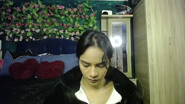 Snapshot of Samara_Beltran chatting on January 24, 12:10 pm Samara Beltran online show from January 24, 12:10 pm