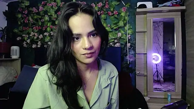 Snapshot of Samara_Beltran chatting on January 27, 5:47 am Samara Beltran online show from January 27, 5:47 am
