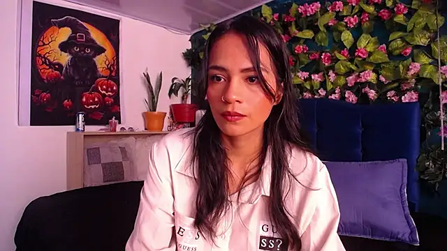 Snapshot of Samara_Beltran chatting on January 27, 6:52 pm Samara Beltran online show from January 27, 6:52 pm