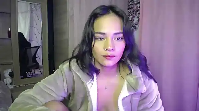 Snapshot of Samara_Beltran chatting on February 2, 11:08 am Samara Beltran online show from February 2, 11:08 am