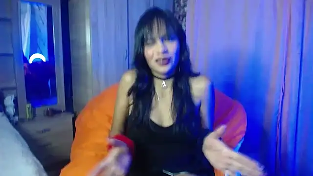 Snapshot of Samara_Beltran chatting on February 4, 3:44 am Samara Beltran online show from February 4, 3:44 am