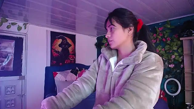Snapshot of Samara_Beltran chatting on February 8, 11:44 am Samara Beltran online show from February 8, 11:44 am