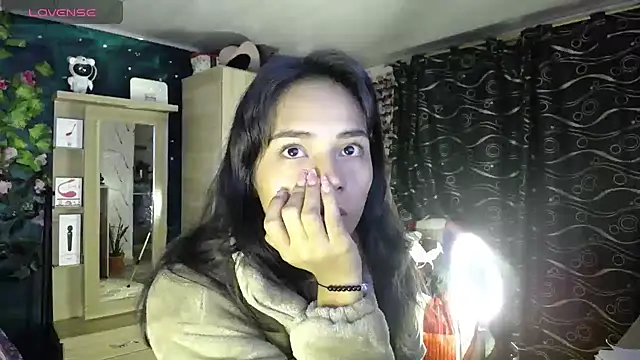 Snapshot of Samara_Beltran chatting on February 14, 6:45 am Samara Beltran online show from February 14, 6:45 am