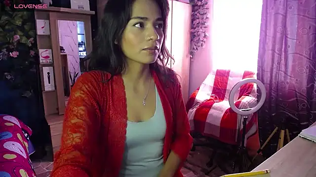 Snapshot of Samara_Beltran chatting on February 14, 4:52 pm Samara Beltran online show from February 14, 4:52 pm