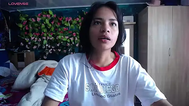 Snapshot of Samara_Beltran chatting on February 16, 5:04 pm Samara Beltran online show from February 16, 5:04 pm