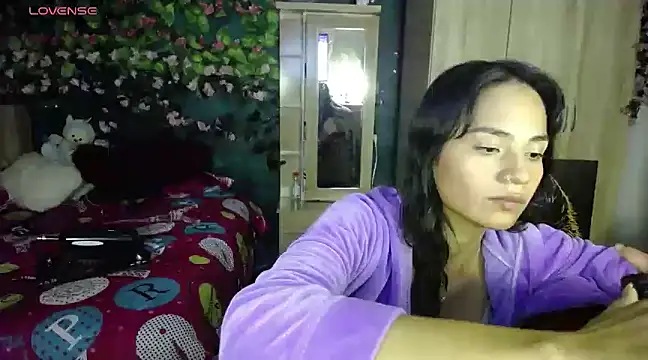 Snapshot of Samara_Beltran chatting on February 21, 2:50 am Samara Beltran online show from February 21, 2:50 am