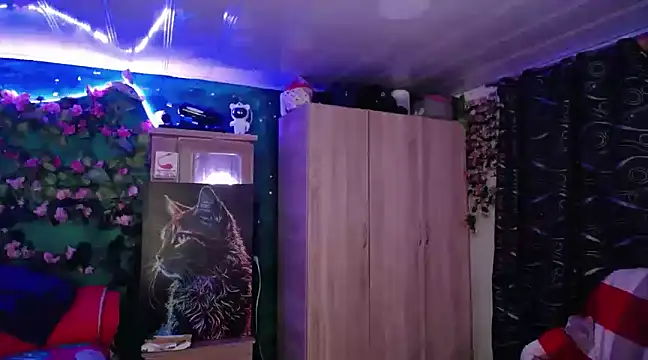 Snapshot of Samara_Beltran chatting on February 23, 10:49 am Samara Beltran online show from February 23, 10:49 am