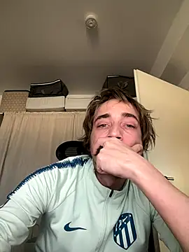 SweetBoy32 online show from December 15, 8:51 am